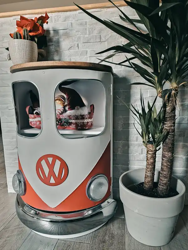 Mobile Bar Vintage in Ferro e Legno di Mango – Design VW Peace Bus