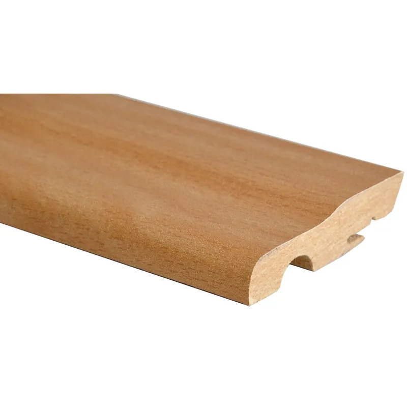 Battiscopa in MDF con passacavo rivestito faggio H 7 cm