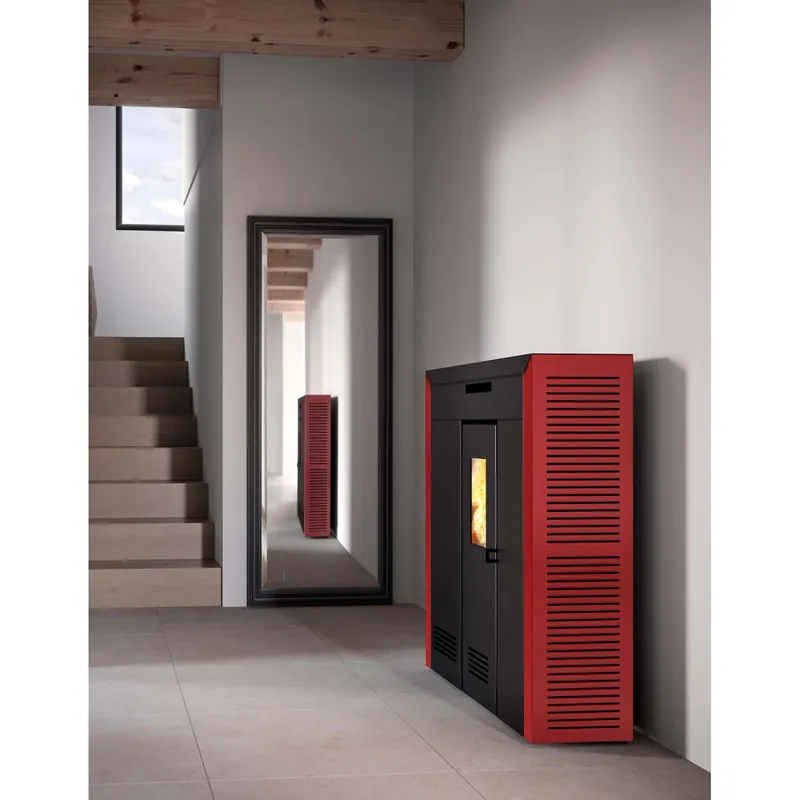 Stufa a pellet sottile ventilata canalizzabile Invicta Daglan Plus 8,3kW rosso